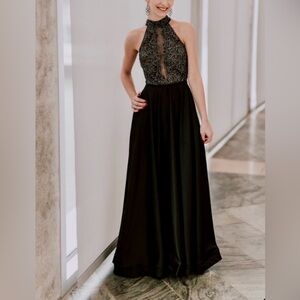 Elegant Black Halter Long  Evening Dress With Satin Bottom